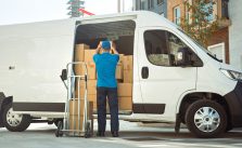 Quick shipping solutions: choosing the best courier for your company